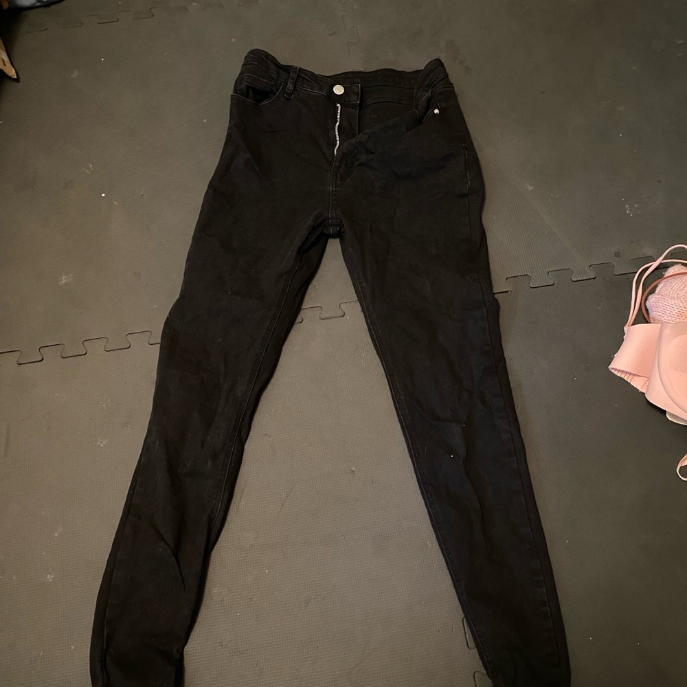 black skinny jeans